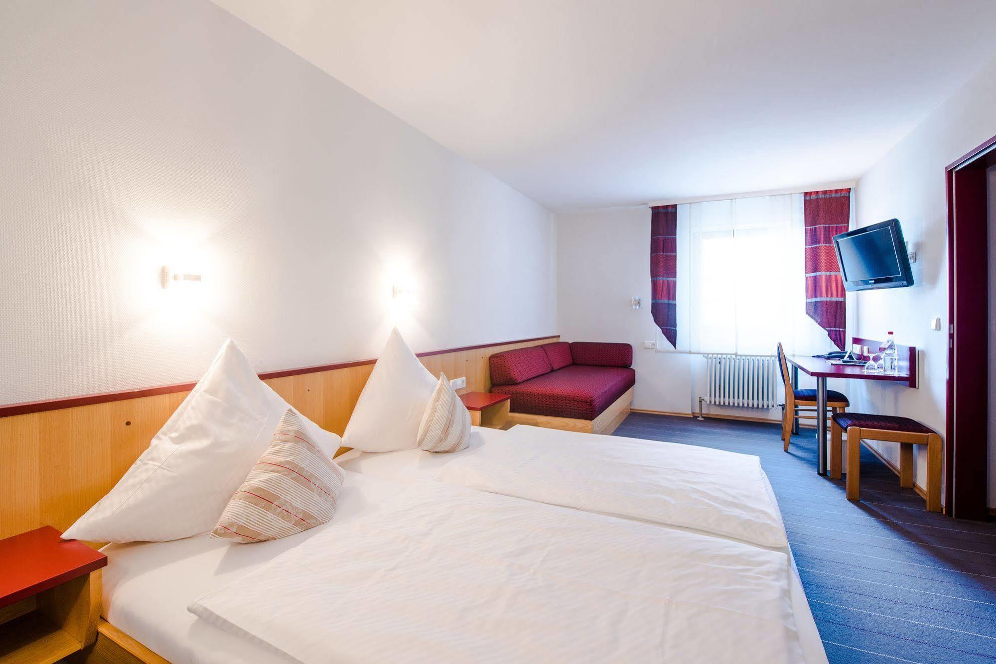 אלטנשטאדט Hotel Gasthof Zum Roessle מראה חיצוני תמונה